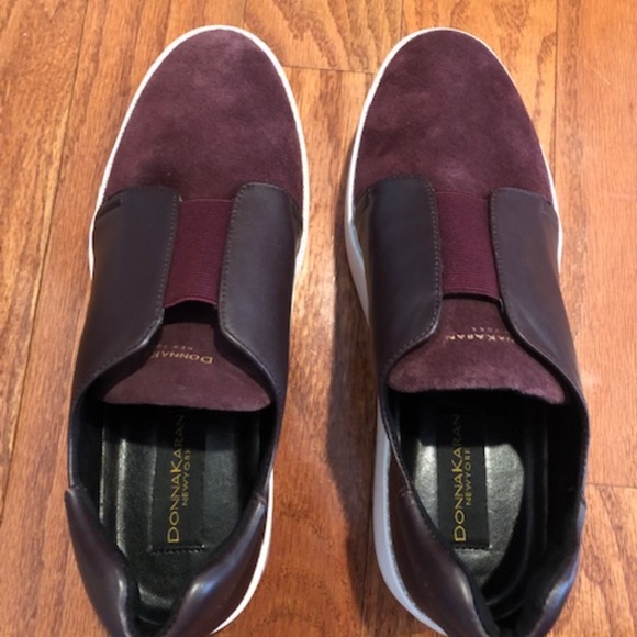 Donna Karan sheep nappa leather/suede sneakers. - Picture 2 of 8